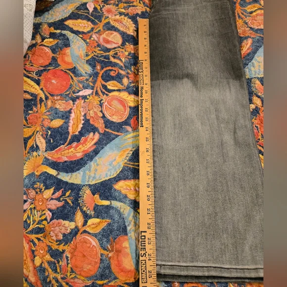 Joe's Wide Leg Jeans - Picture 4 of 6